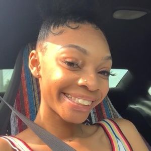 Meet your Posher, Janiah